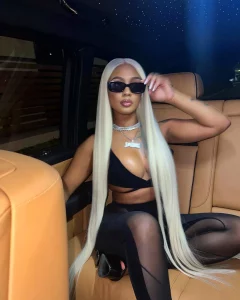 Thick OnlyFans model Sarah Wattley (@so_youjade) OnlyFans Leaks wearing black sexy lingerie showing her big tits and sexy body sitting inside a car