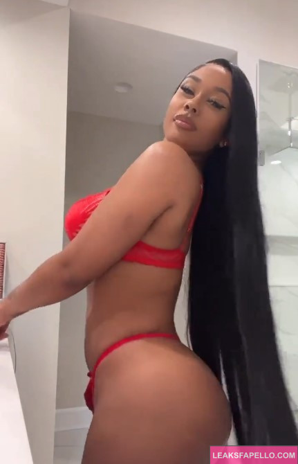 Thick OnlyFans model Sarah Wattley (@so_youjade) OnlyFans Leaks wearing red two piece bikini showing her perfect curves