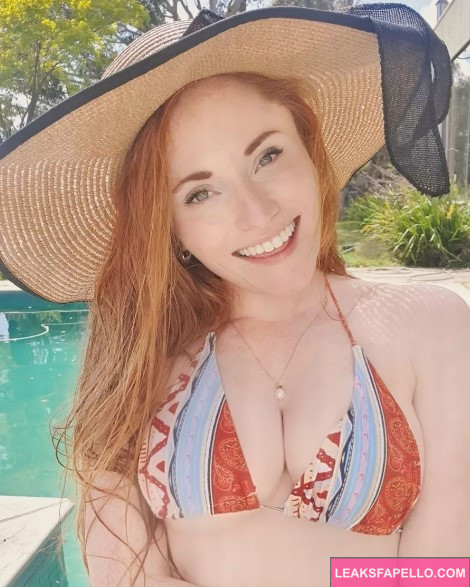 LoveAmyPond @loveamypond OnlyFans big tits redhead big tits thick ass hot sexy only fans model wearing sexy two piece bikinis