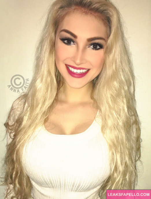 Anna Faith smiling beautifully in portrait pic