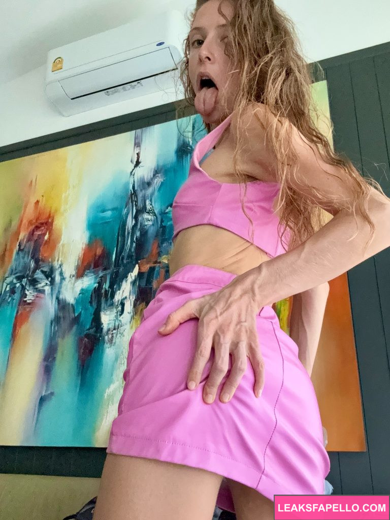 LulusDreamz @lulus_dreamz OnlyFans big tits sexy hot only fans model wearing pink tops and bottoms