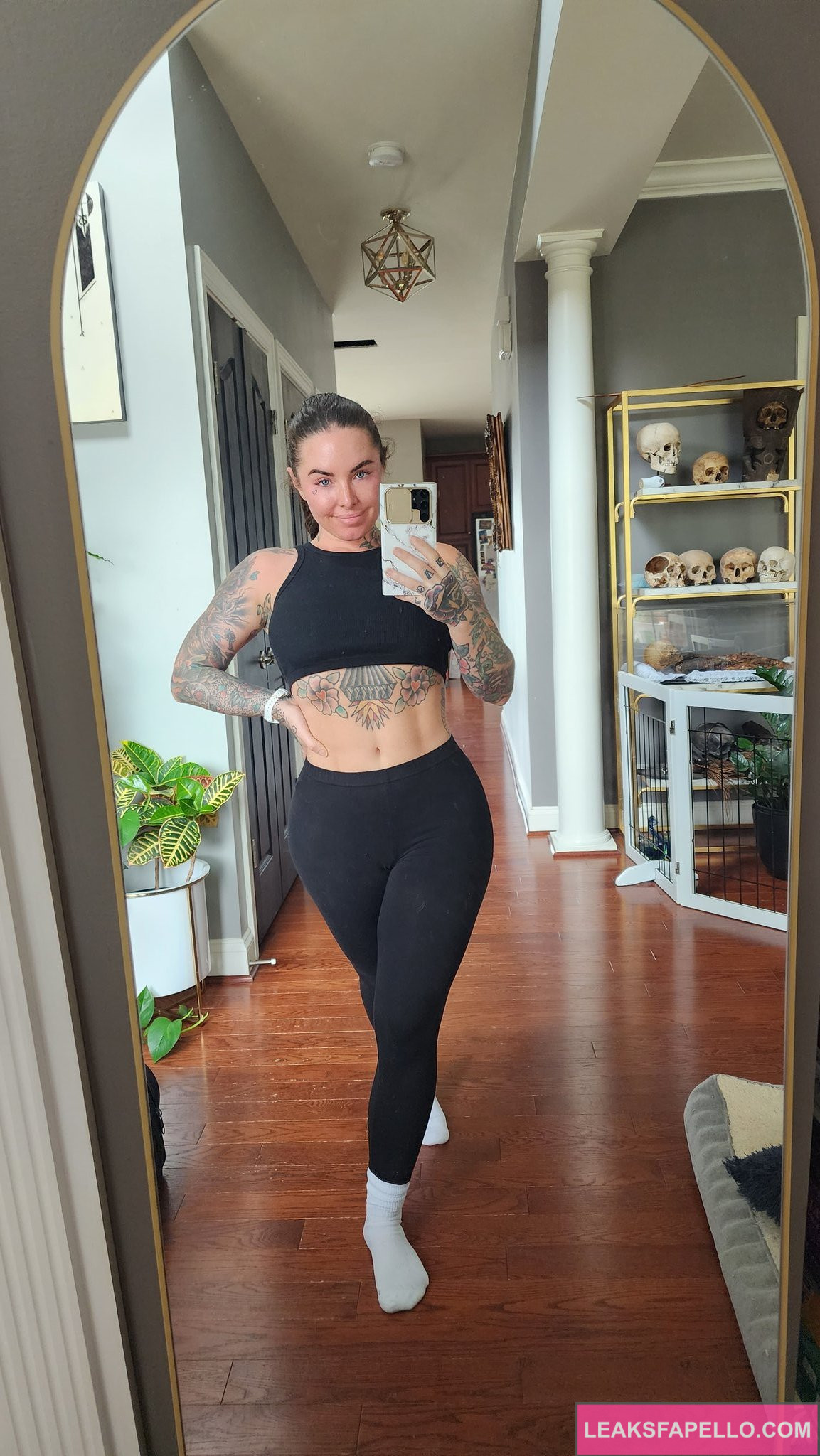 Christy Mack @christymack OnlyFans big tits tattooed curvy only fans model wearing black tops and leggings mirror shot
