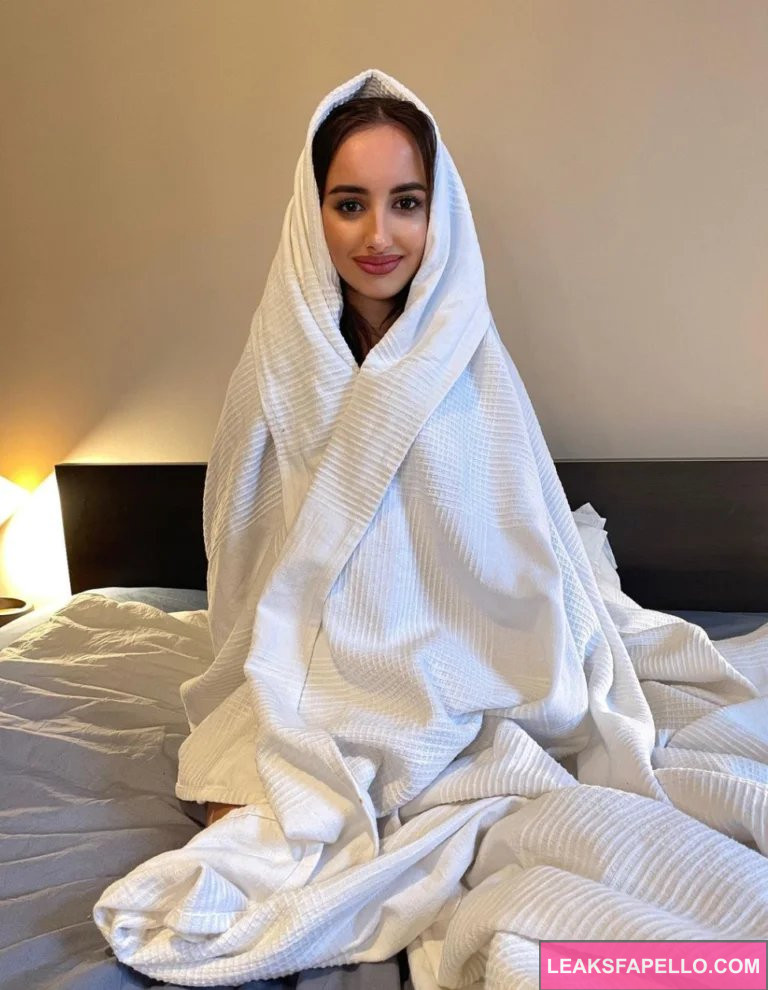 Mia Shica @miashica OnlyFans spanish big tits only fans sexy teen model in the blanket