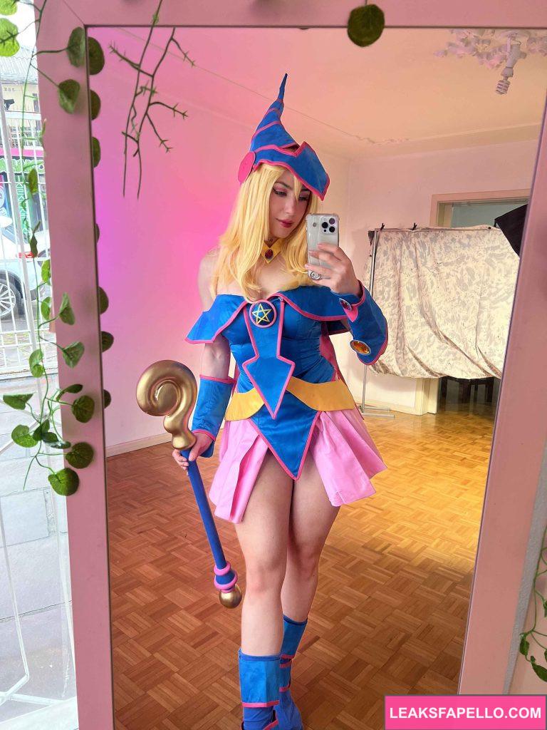 Danielle Vedovelli @danievedo OnlyFans cosplayer big tits sexy hot thick thigh only fans model wearing sexy anime costume