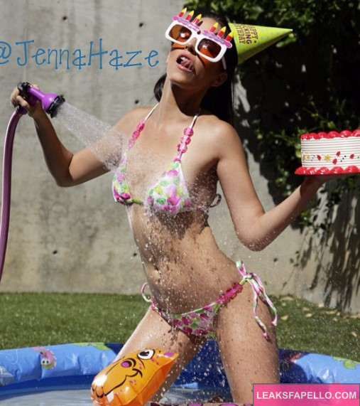 Jenna Haze @jennahaze OnlyFans big tits sexy hot only fans model wearing sexy two piece bikini