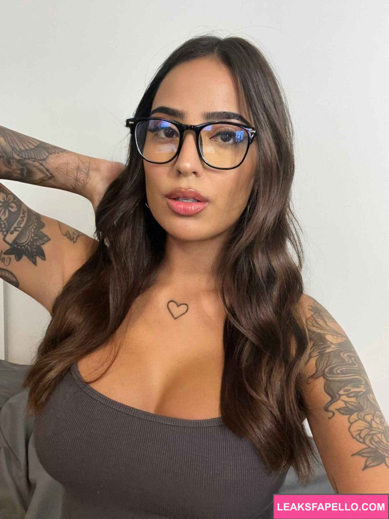 Sasha @sashaswan OnlyFans ig tits sexy brunette only fans hot model wearing grey tops wearing glasses