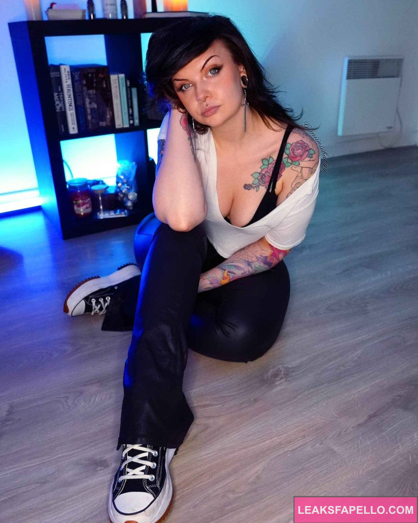 Gem @gemiinibaby OnlyFans emo big tits tattoed only fans model wearing black leather pants and white tops