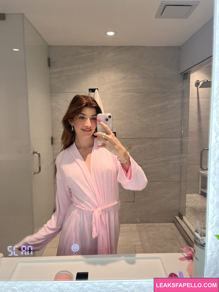 Sami Sheen @samisheen OnlyFans hot sexy only fans model wearing pink bath robe mirror selfie