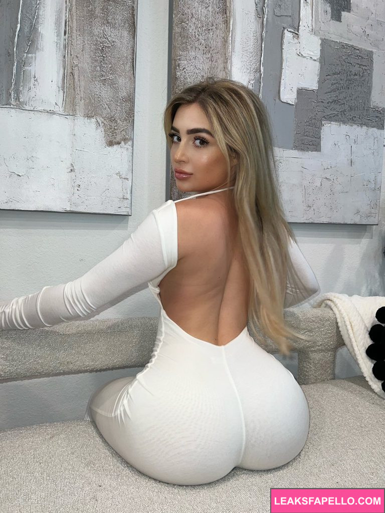 Faith Lianne @faithlianne OnlyFans blond thick ass hot onlyfans model wearing white