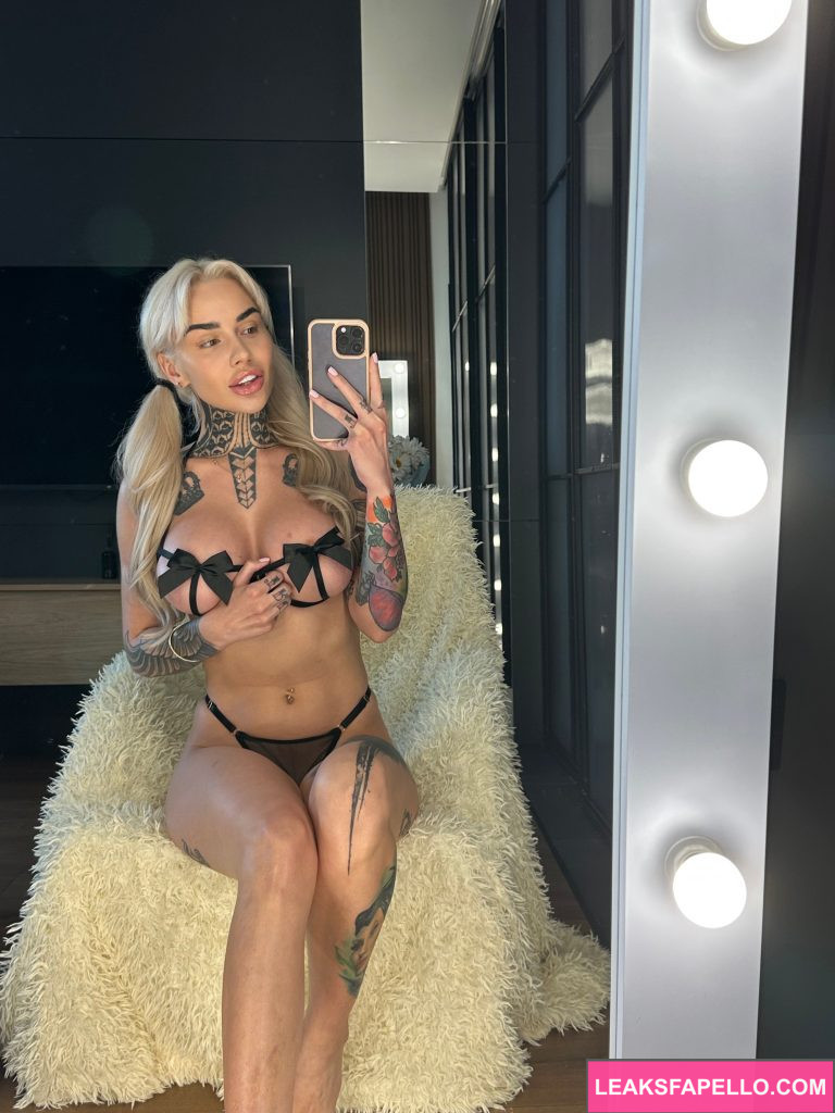 Mia Foxy @mia_foxybae OnlyFans big tits big ass hot only fans model wearing black sexy two piece lingerie sitting on a chair mirror selfie