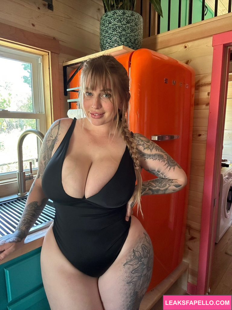 Vicky Aisha @vickyaisha OnlyFans thick big tits thick ass only fans model wearing black one piece bikini