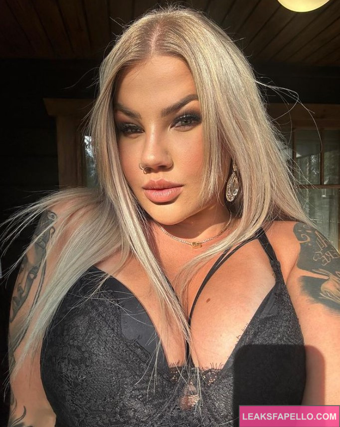 Jasmin Juliet @jasminjuliet OnlyFans blonde thick big tits thick ass only fans model wearing black bikini selfie