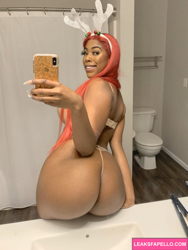 Baby Naomi @babygirlnaomii OnlyFans ebony big tits thick ass hot only fans model wearing deer cosplay costume mirror shot showing her thick ass