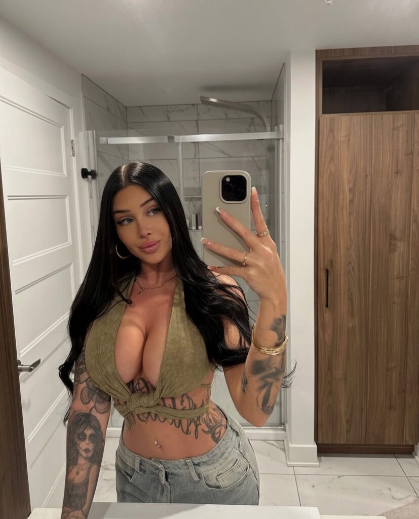 Valerie Cossette @valeriec OnlyFans hot tatted big tits fit only fans model 