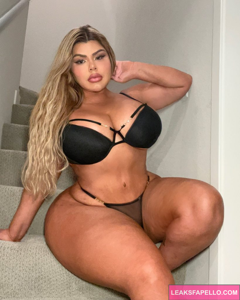 Shell Raven @shellravenvip OnlyFans thick busty only fans model wearing black underwear 