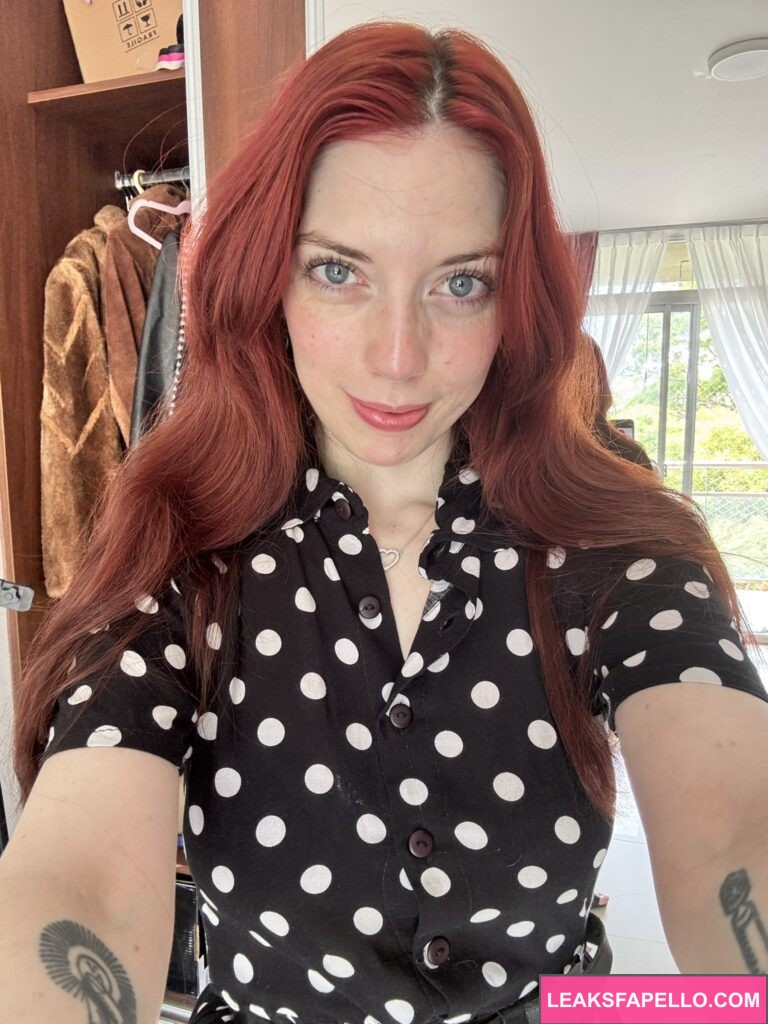 Mommy Joy @paidjoy OnlyFans big tits redhead only fans model selfie