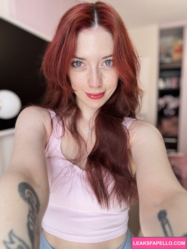 Mommy Joy @paidjoy OnlyFans big tits redhead only fans model selfie