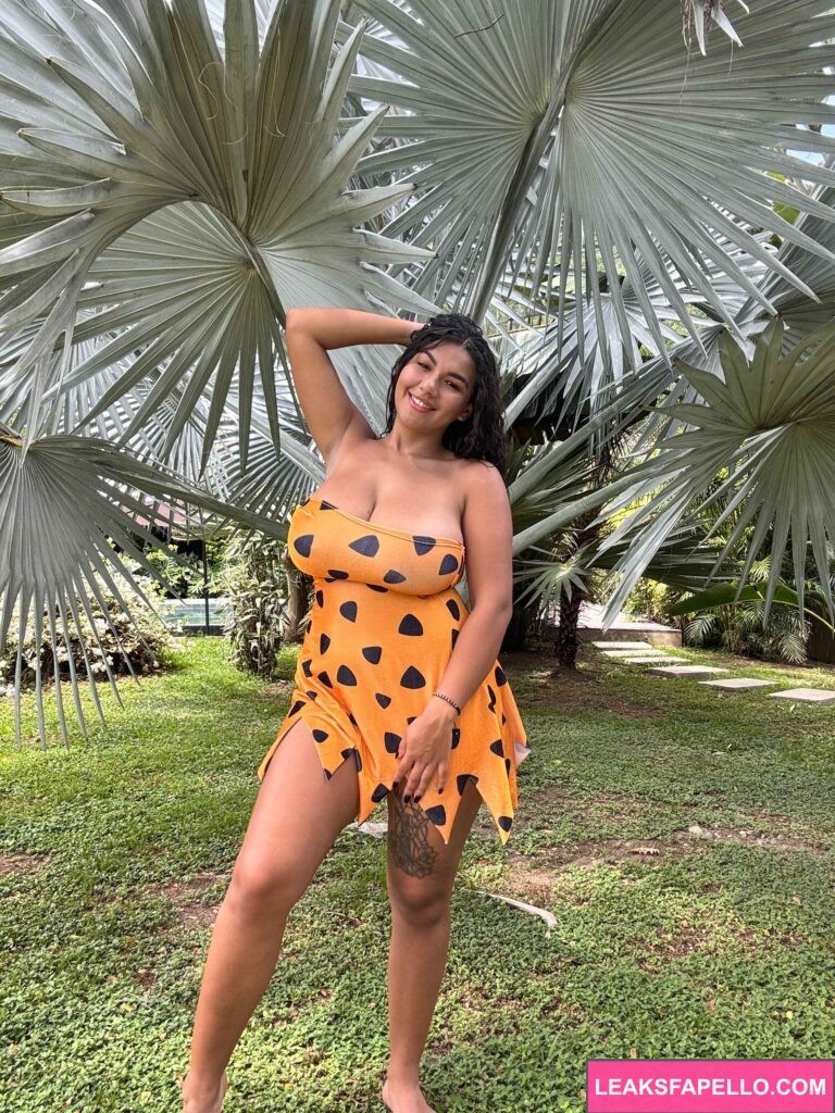 Dasani Delgado @wetlikedasanixo OnlyFans big boobs latina wearing orange dress