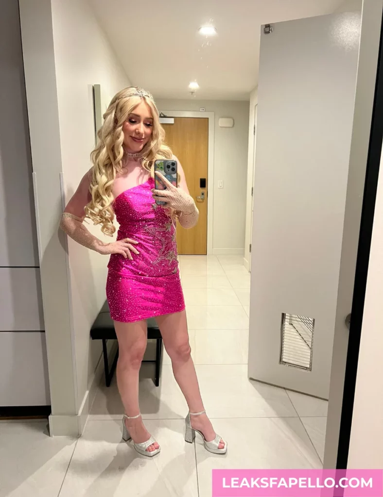 Kallie Taylor in her Fuchsia pink dress
