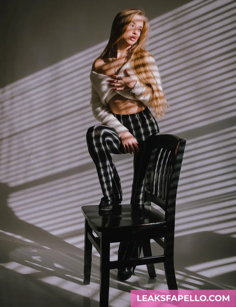 Julia Filippo seductive photoshoot