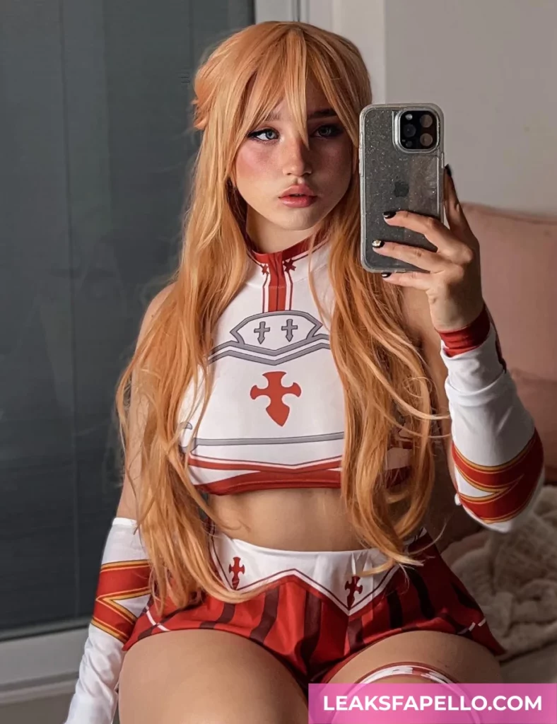 Natalia Fadeev in her Asuna Costume