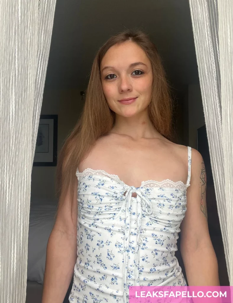 Mira Monroe on her nighties