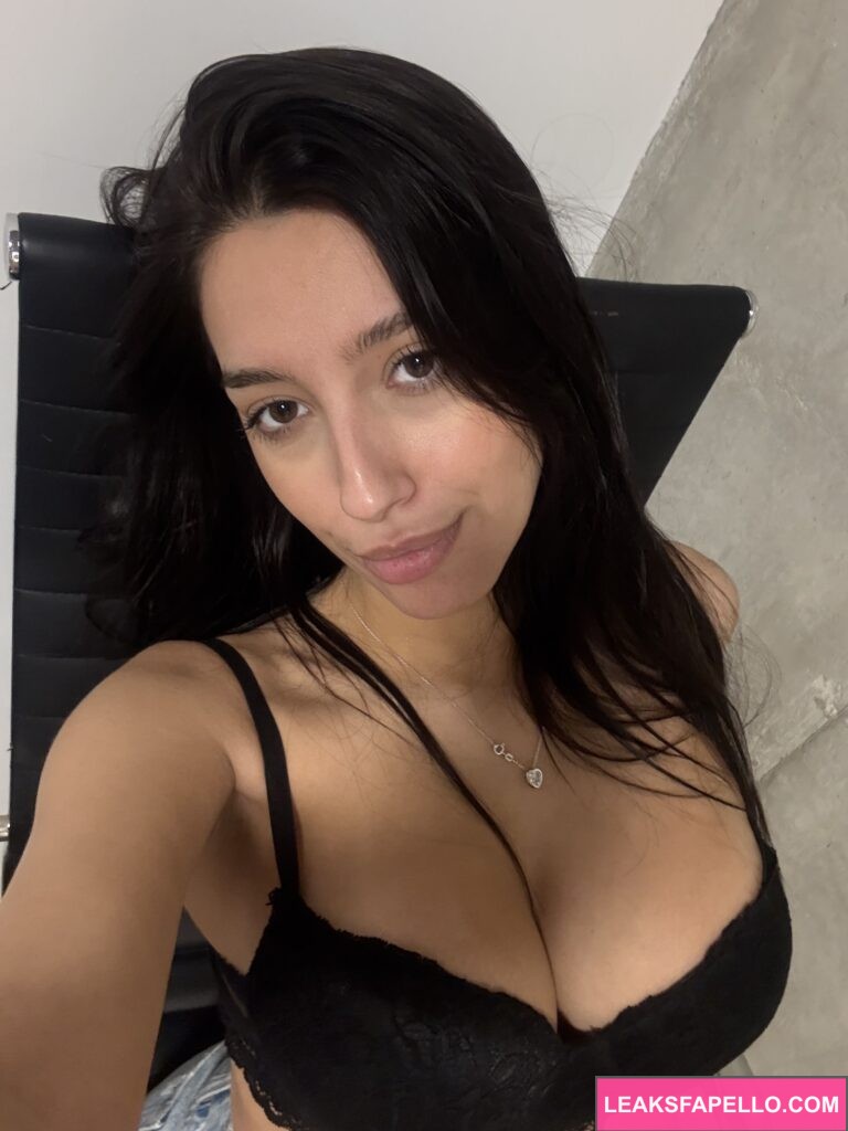 Lena Love @its.lenalove OnlyFans Busty model