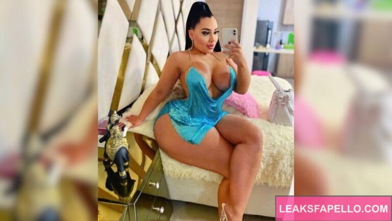 Valentina Perez: Your Super Busty BBW Playmate🕹️🥵