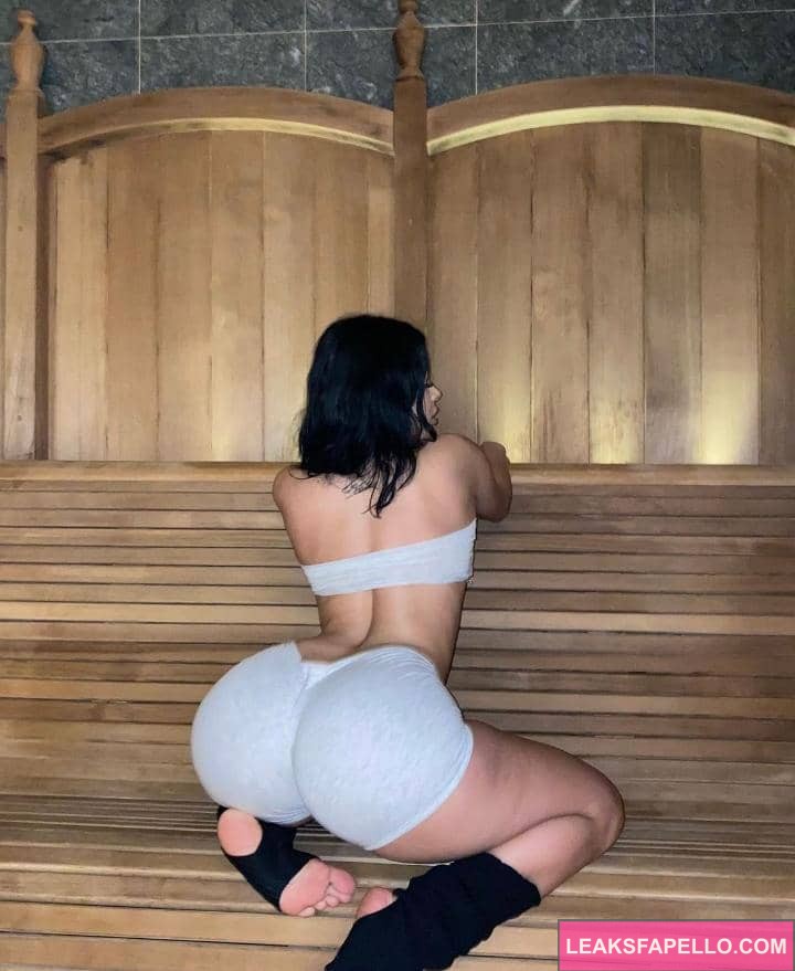 Juanita JCV in sexy shorts in a sauna