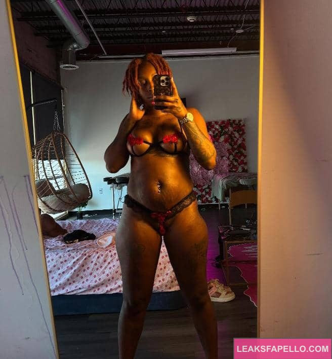 Mommy Mo in sexy underwear