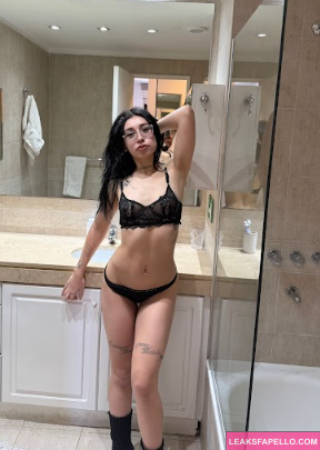 Lola Knox in sexy black underwear