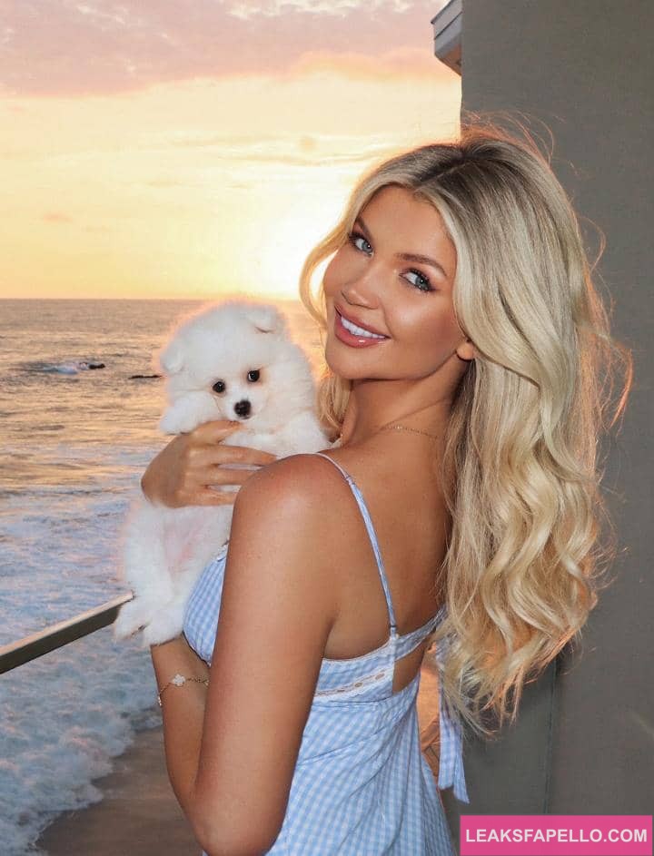 Anna Lisa Christiane with her pet