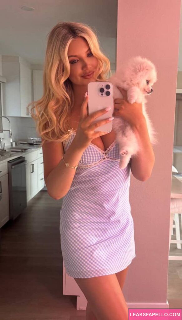 Anna Lisa Christiane with her pet