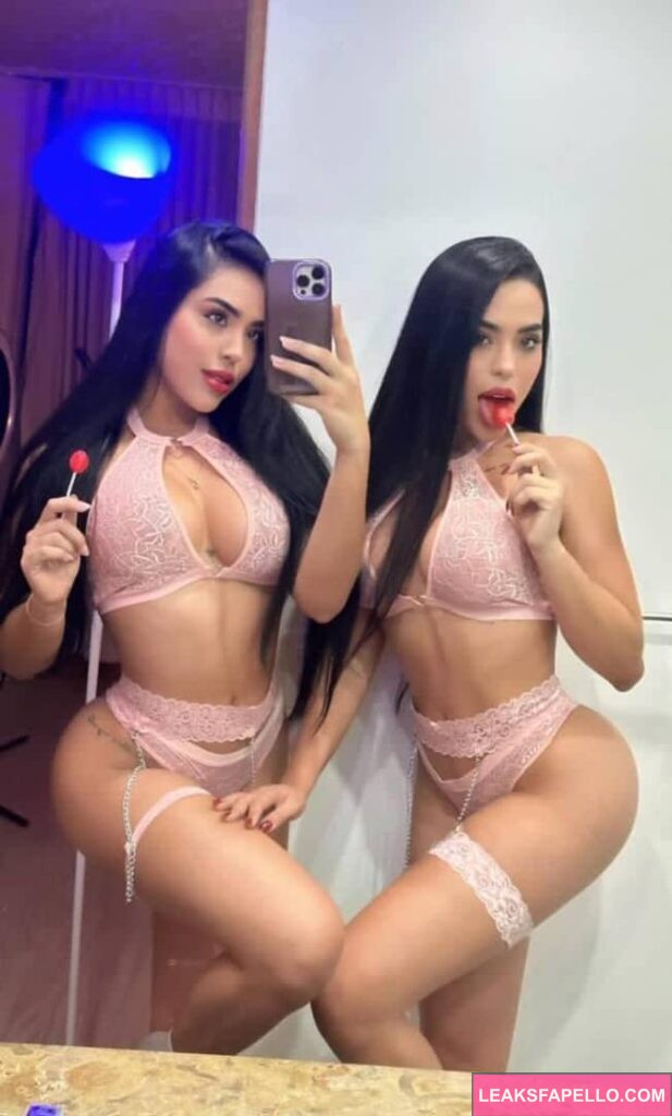 Gemelas Abello both dressed in a sexy pink lingerie