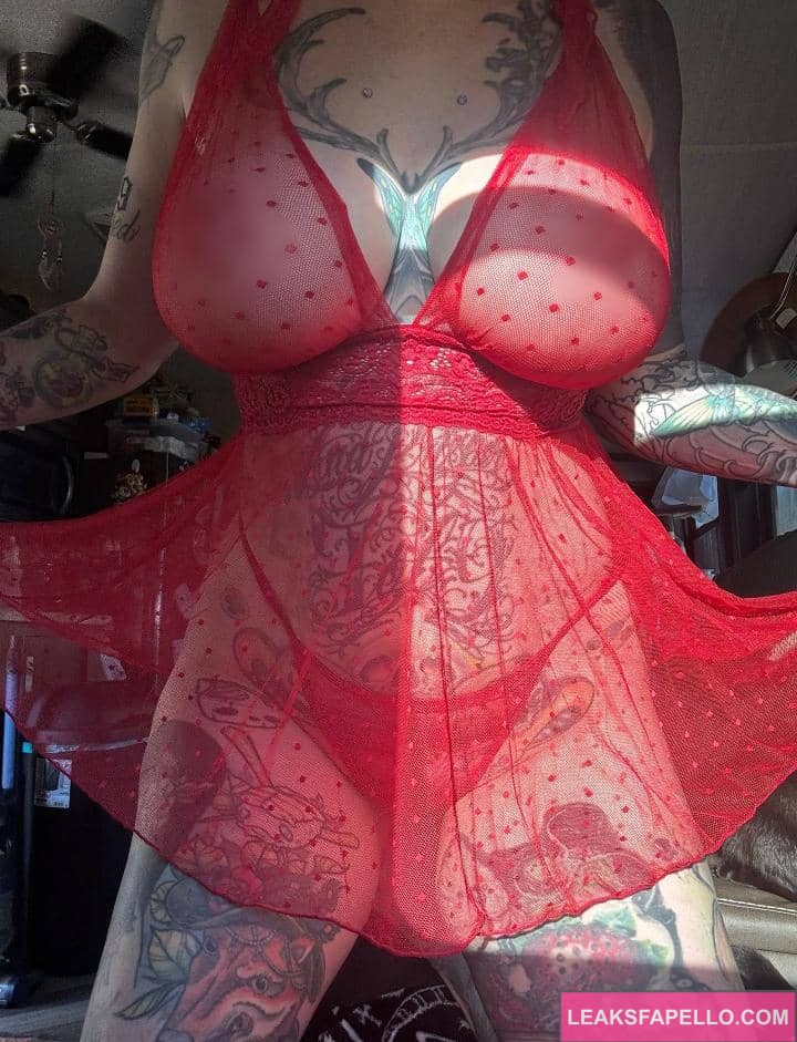 Keighla Night showing off her sexy body through a dress